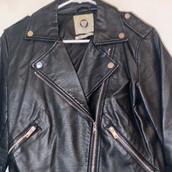 Urban outfitters leather jacket - Picture 2 of 5